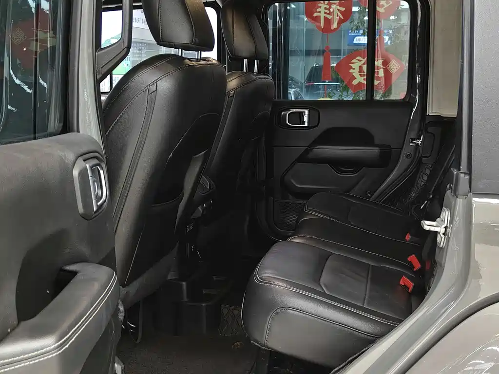 Jeep Wrangler 2021 — фото 10