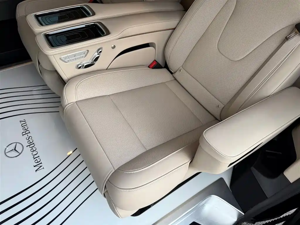 Mercedes-Benz V-Class 2023 — фото 21