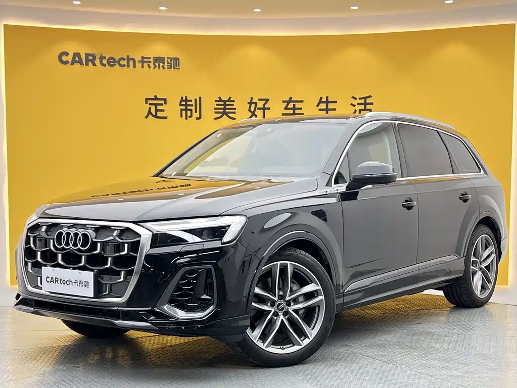 Audi Q7 2025 — фото 1