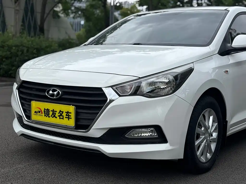 Hyundai Verna 2017 — фото 15