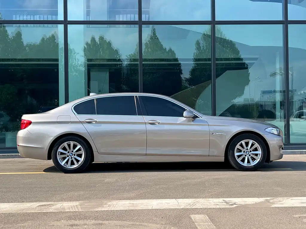 BMW 5 Series 2011