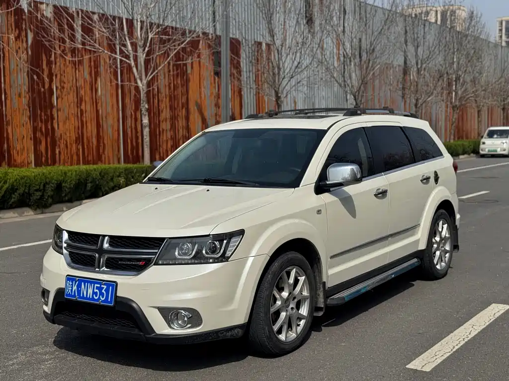 Dodge Journey 2014 — фото 1