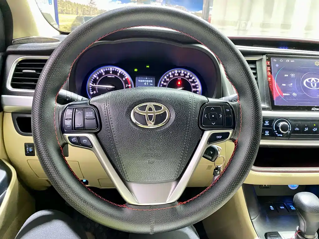 Toyota Highlander 2016 — фото 11