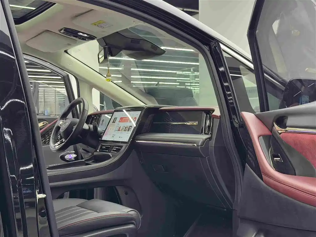 GAC Trumpchi E9 2023 — фото 10