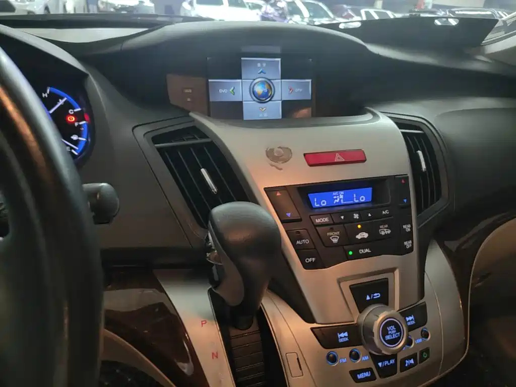 Honda Odyssey 2015 — фото 13