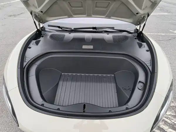 Xiaomi SU7 2024