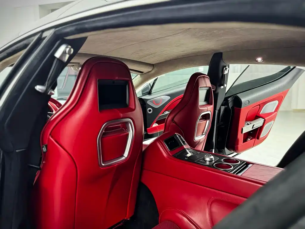 Aston Martin Rapide 2011 — фото 12