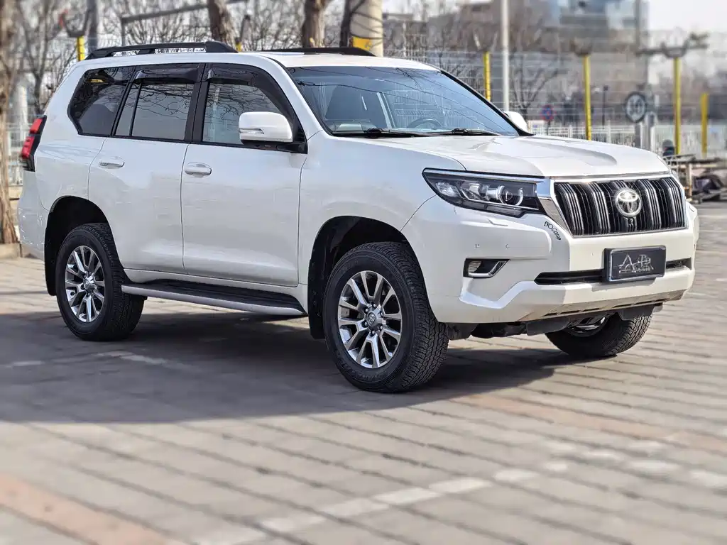 Toyota Prado 2018 — фото 2