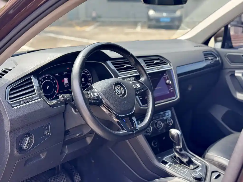 Volkswagen Tiguan 2017 — фото 8