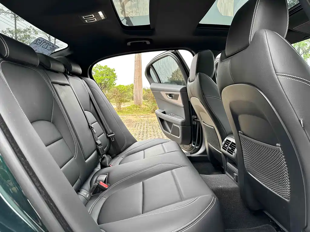 Jaguar XEL 2023 — фото 16