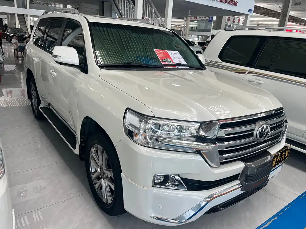 Toyota Land Cruiser 2018 — фото 3