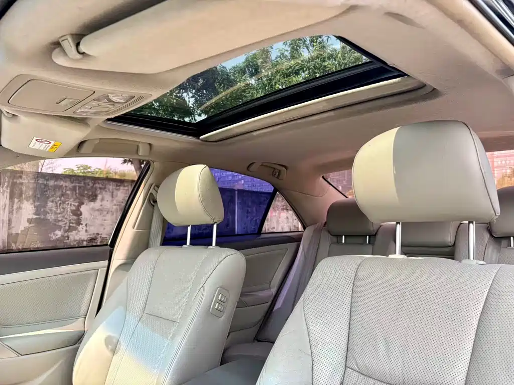 Toyota Camry 2014 — фото 13