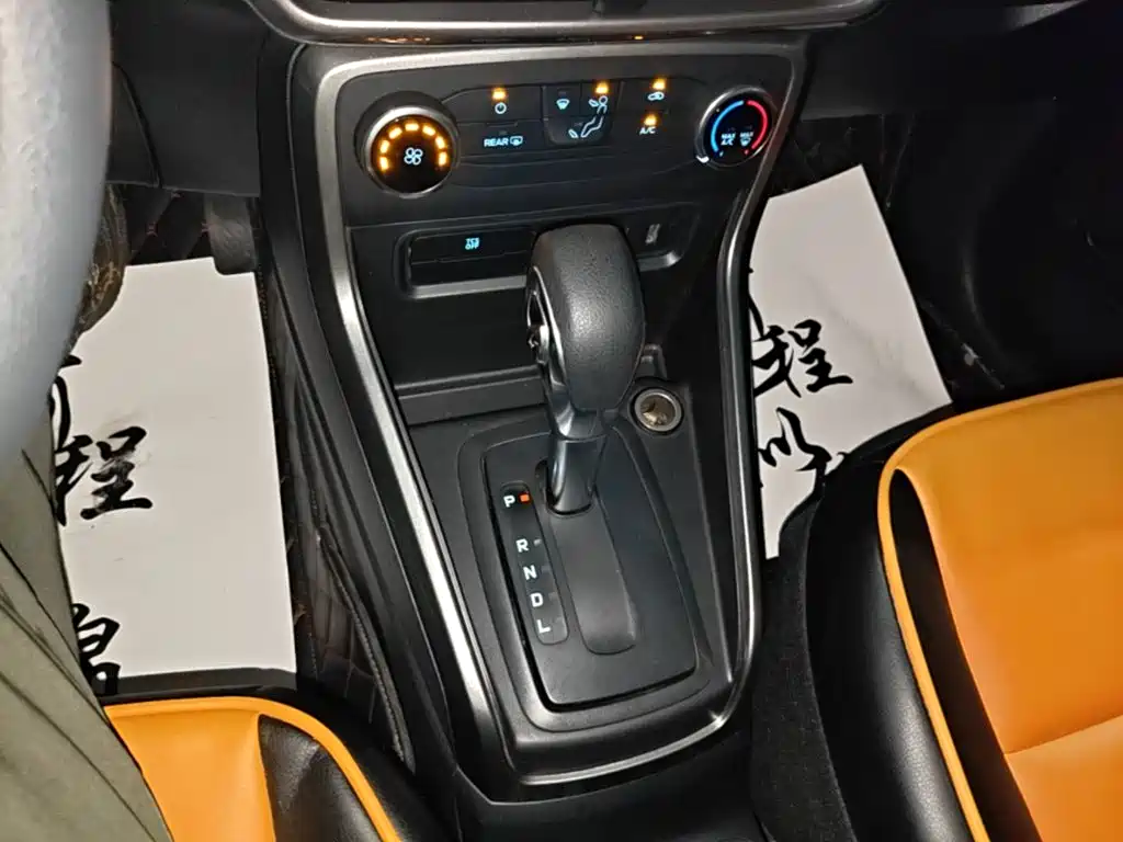 Ford EcoSport 2018 — фото 14