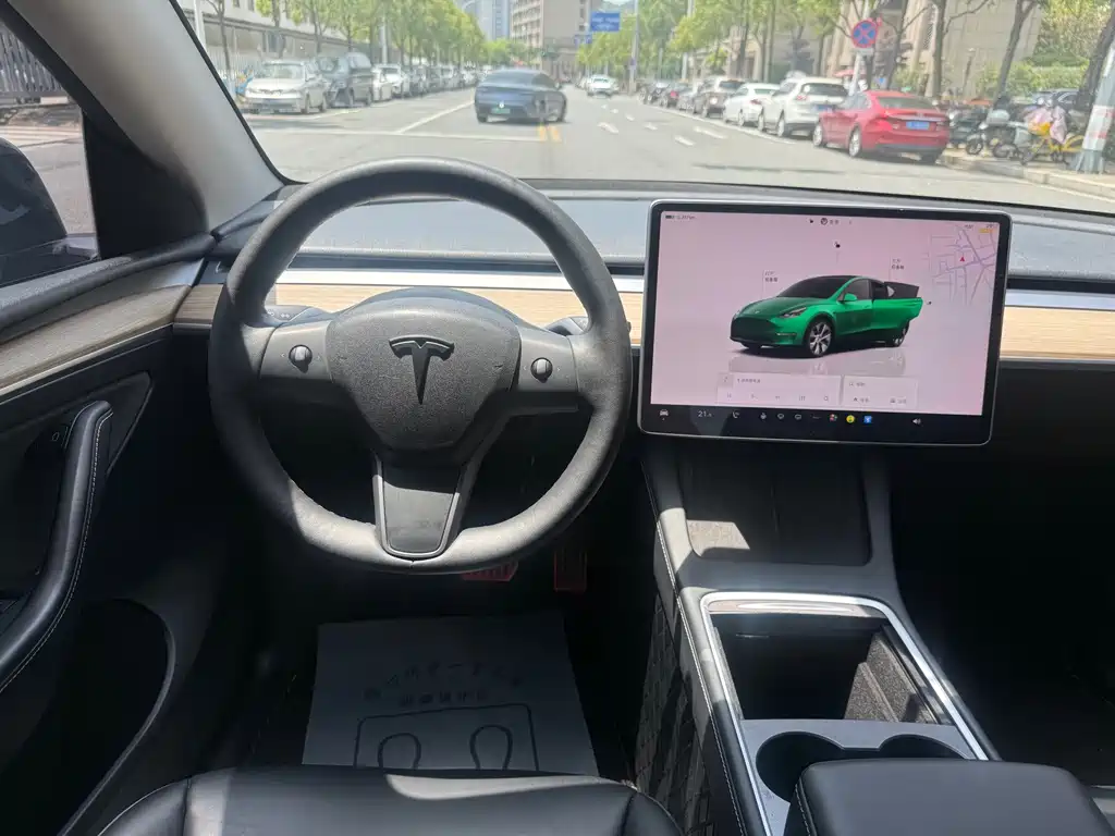 Tesla Model Y 2022 — фото 13