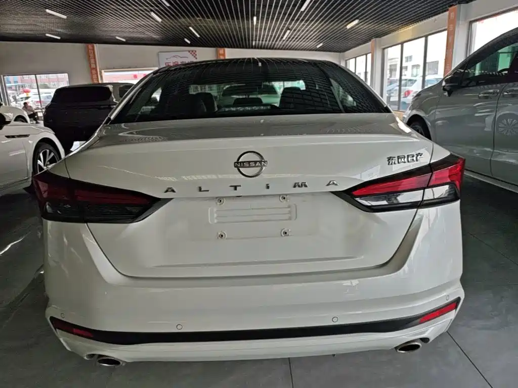 Nissan Teana 2023