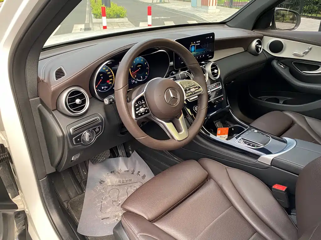 Mercedes-Benz GLC 2020 — фото 15
