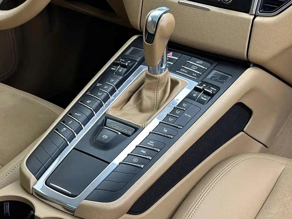 Porsche Macan 2017 — фото 18