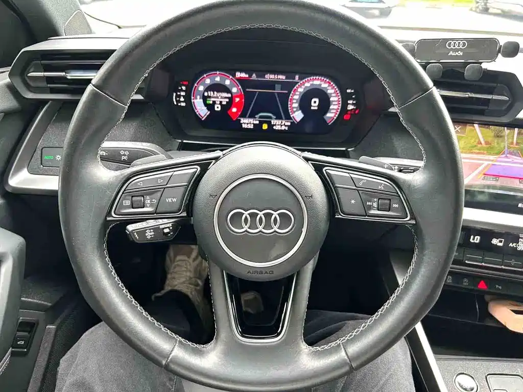 Audi A3 2023 — фото 12