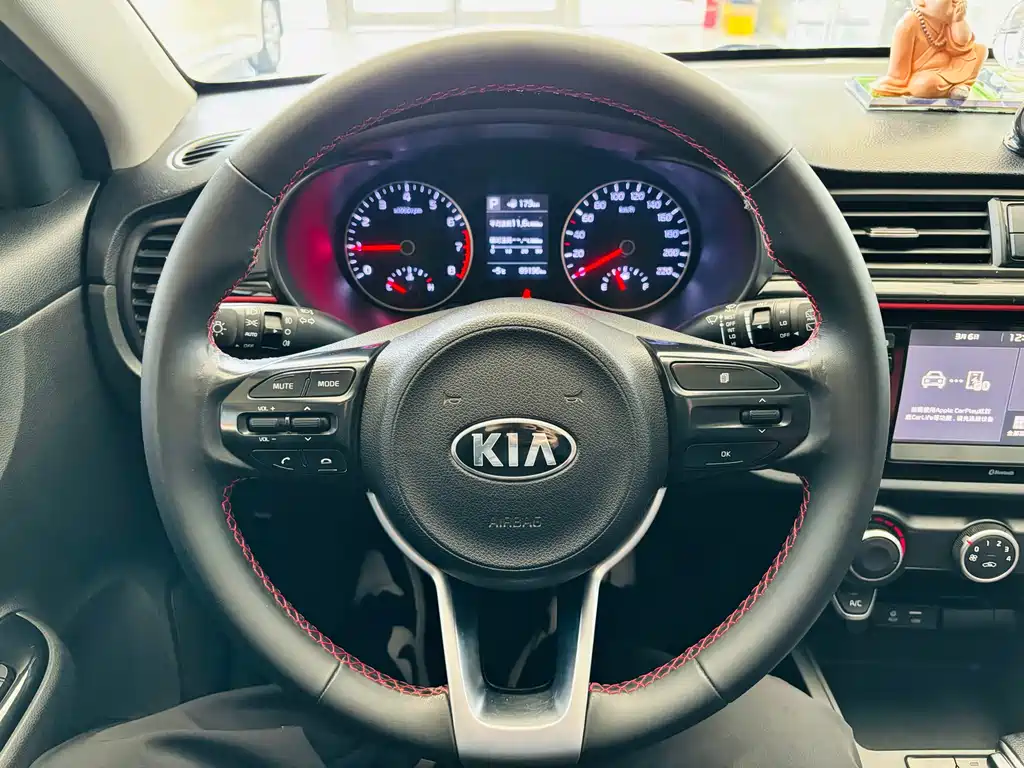 Kia KX Cross 2019 — фото 18
