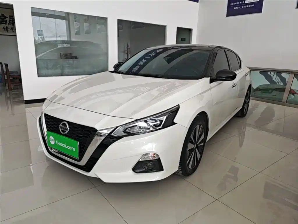 Nissan Teana 2022 — фото 1