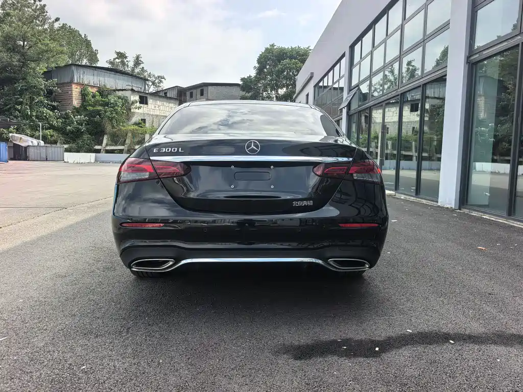 Mercedes-Benz E-Class 2022 — фото 10