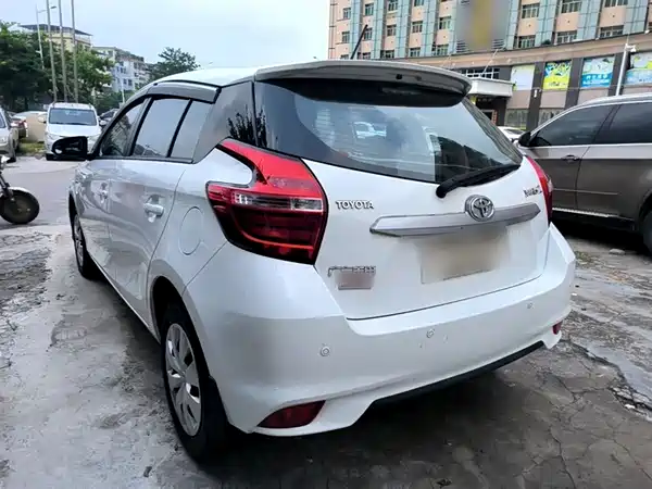 Toyota Yaris L 2021