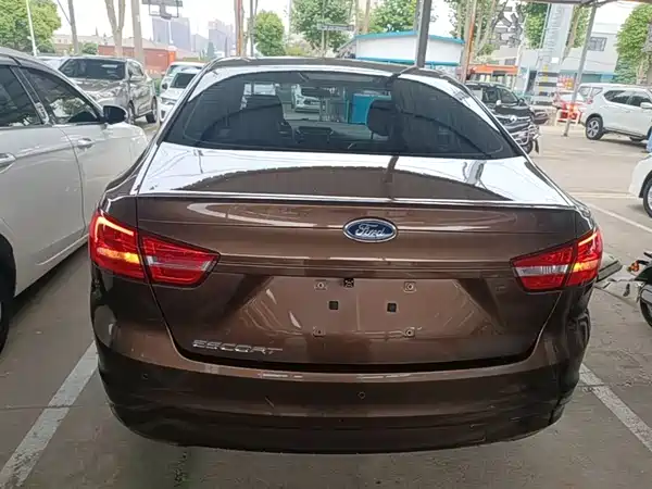 Ford Escort 2015