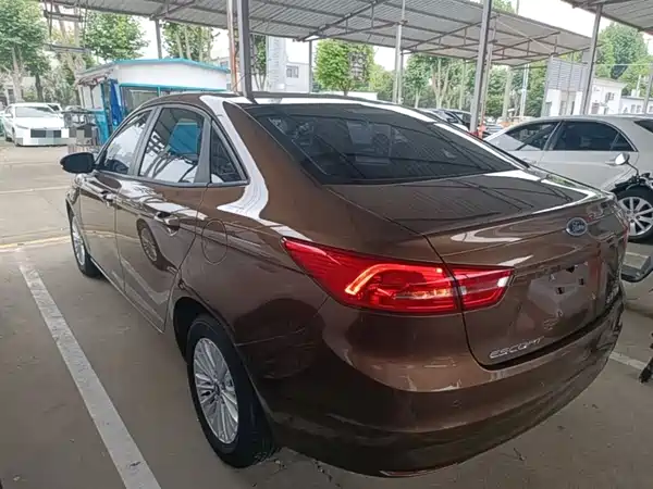 Ford Escort 2015
