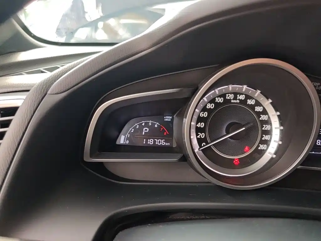 Mazda CX-4 2017 — фото 12