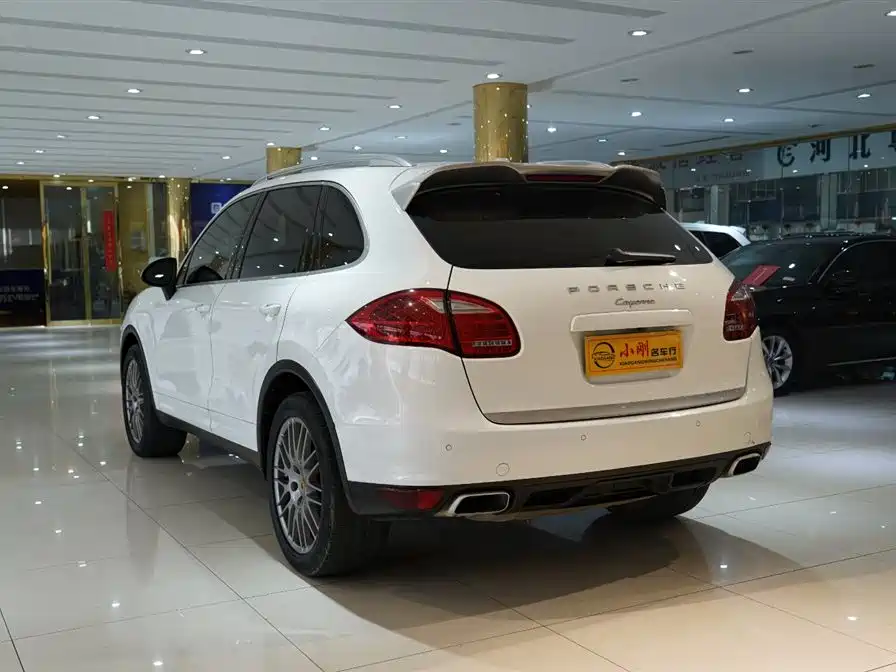 Porsche Cayenne 2015 — фото 13