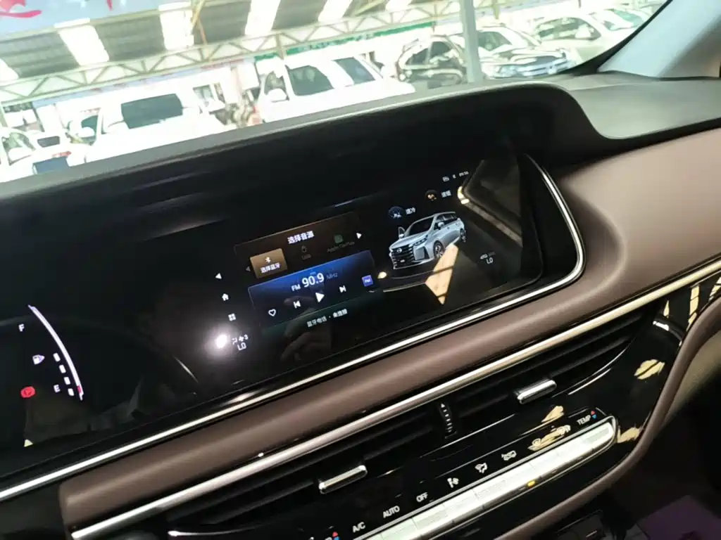 GAC Trumpchi M6 2024 — фото 13