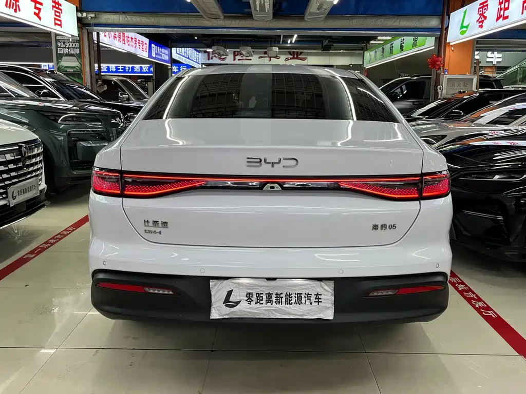 BYD Seal 05 DM-i 2025 — фото 5