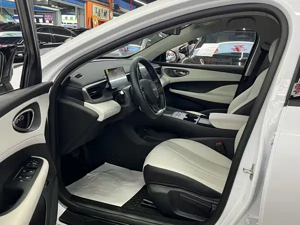 BYD Seal 05 DM-i 2025