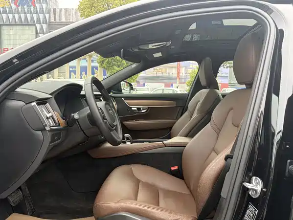 Volvo S90 2024