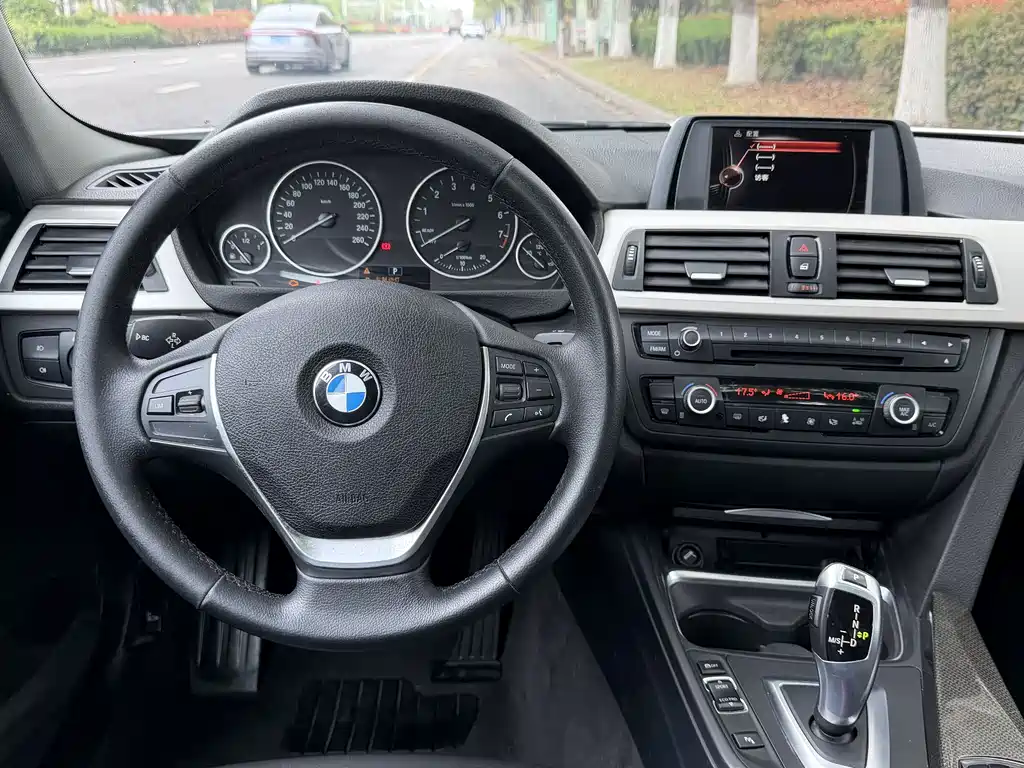 BMW 3 Series 2015 — фото 9