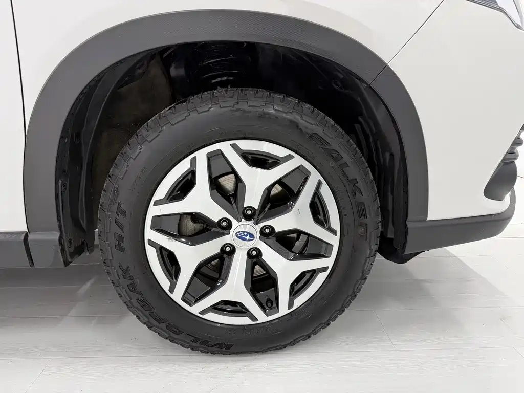 Subaru Forester 2023 — фото 20