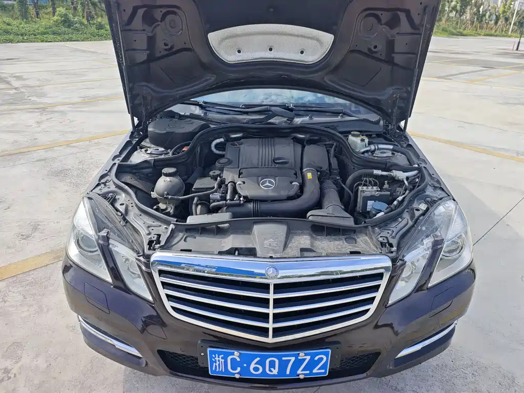 Mercedes-Benz E-Class 2011 — фото 22