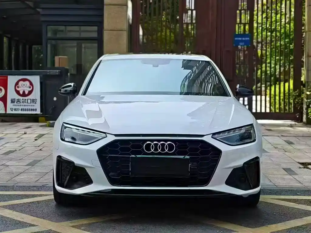 Audi A4L 2022 — фото 2