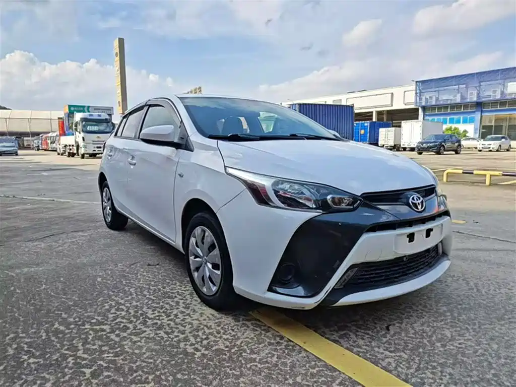 Toyota Yaris L 2018 — фото 16