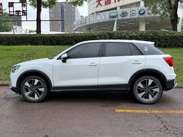 Audi Q2L 2022