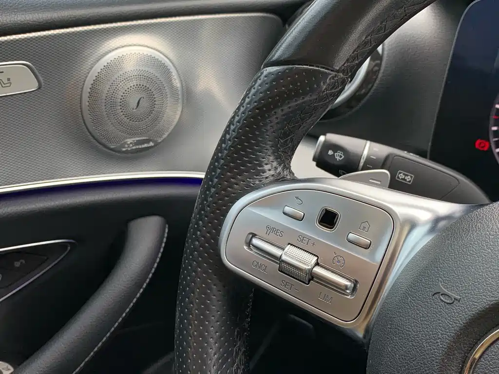 Mercedes-Benz E-Class 2020 — фото 24