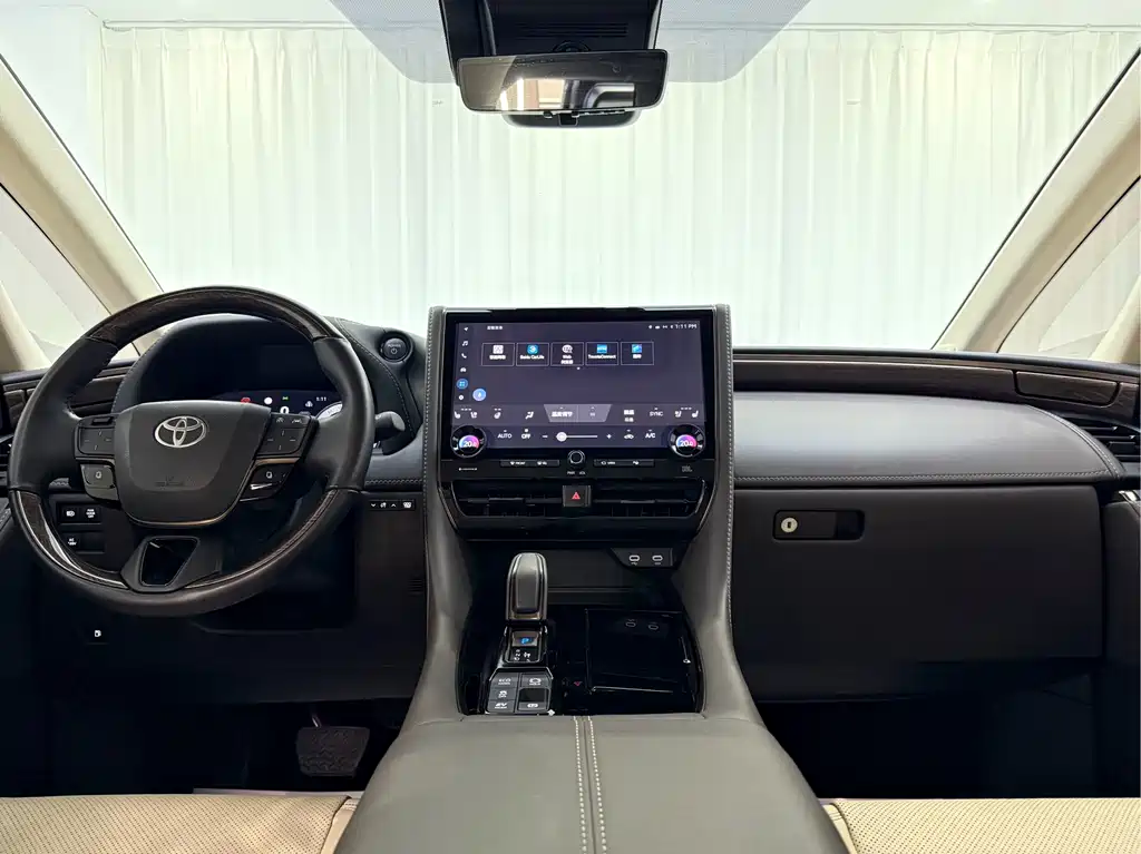 Toyota Alphard 2025