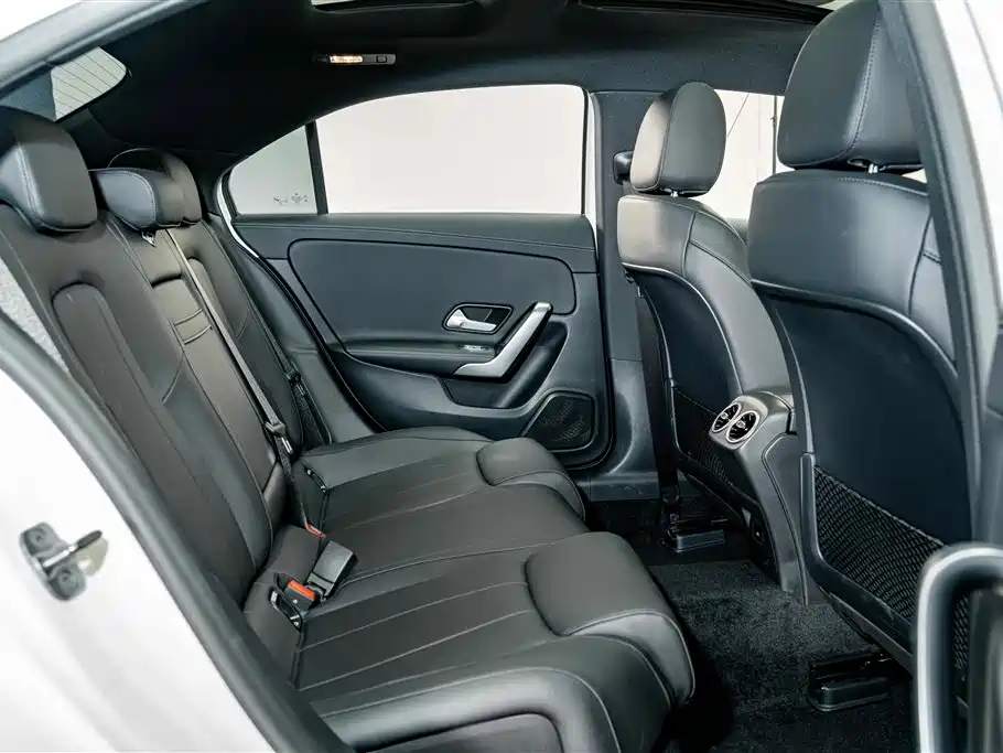 Mercedes-Benz A-Class 2024 — фото 20