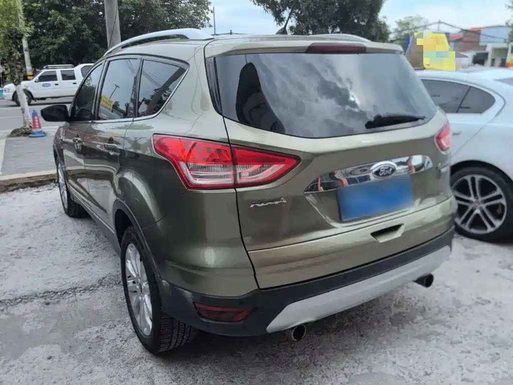 Ford Kuga 2015 — фото 5