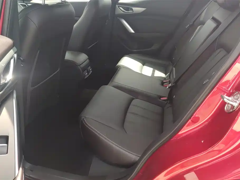 Mazda CX-4 2017 — фото 11