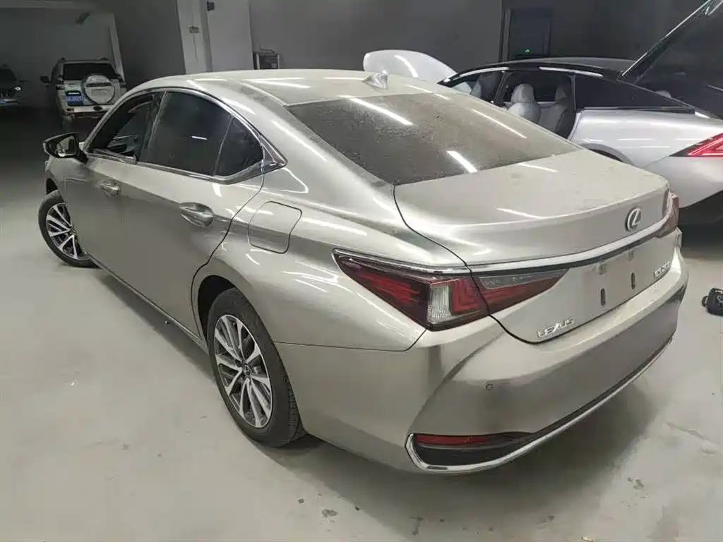Lexus ES 2024 — фото 12
