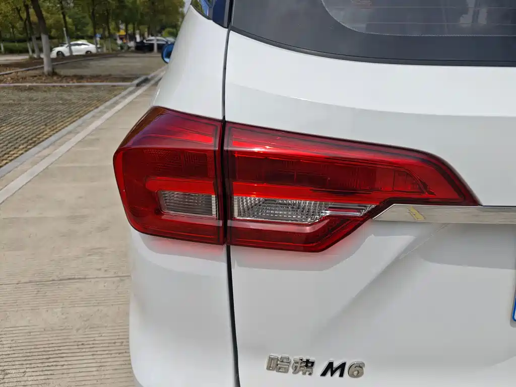 Haval M6 2017 — фото 10