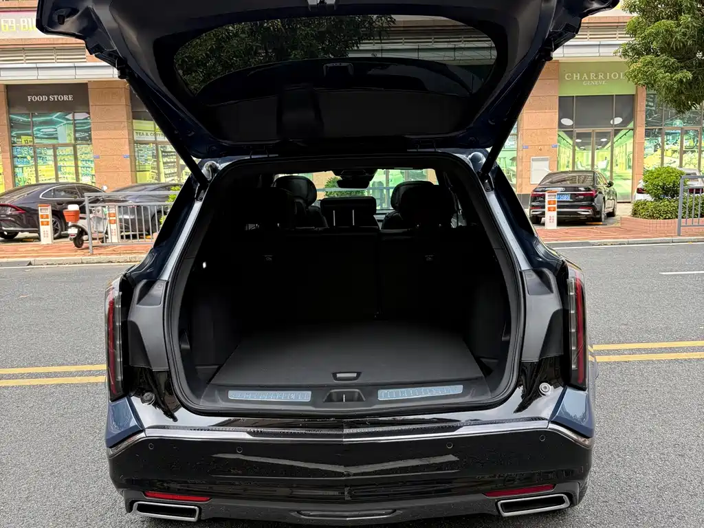 Cadillac XT5 2024 — фото 11