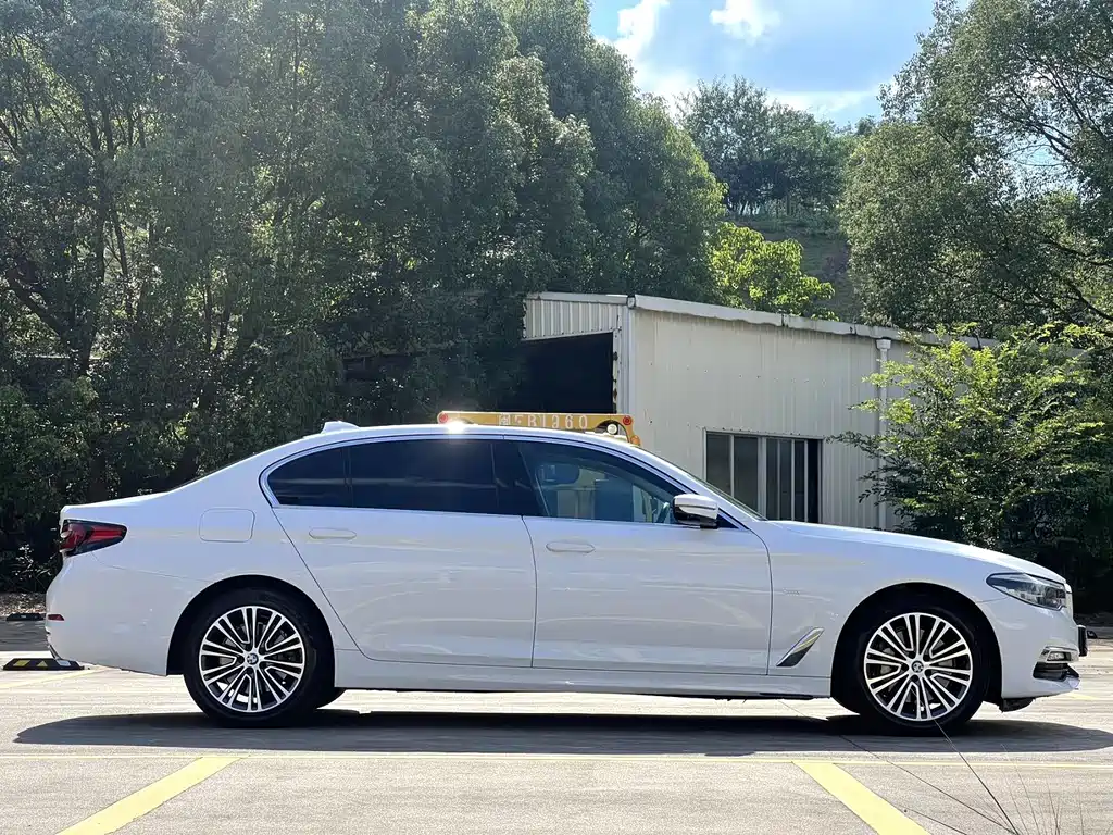 BMW 5 Series 2021