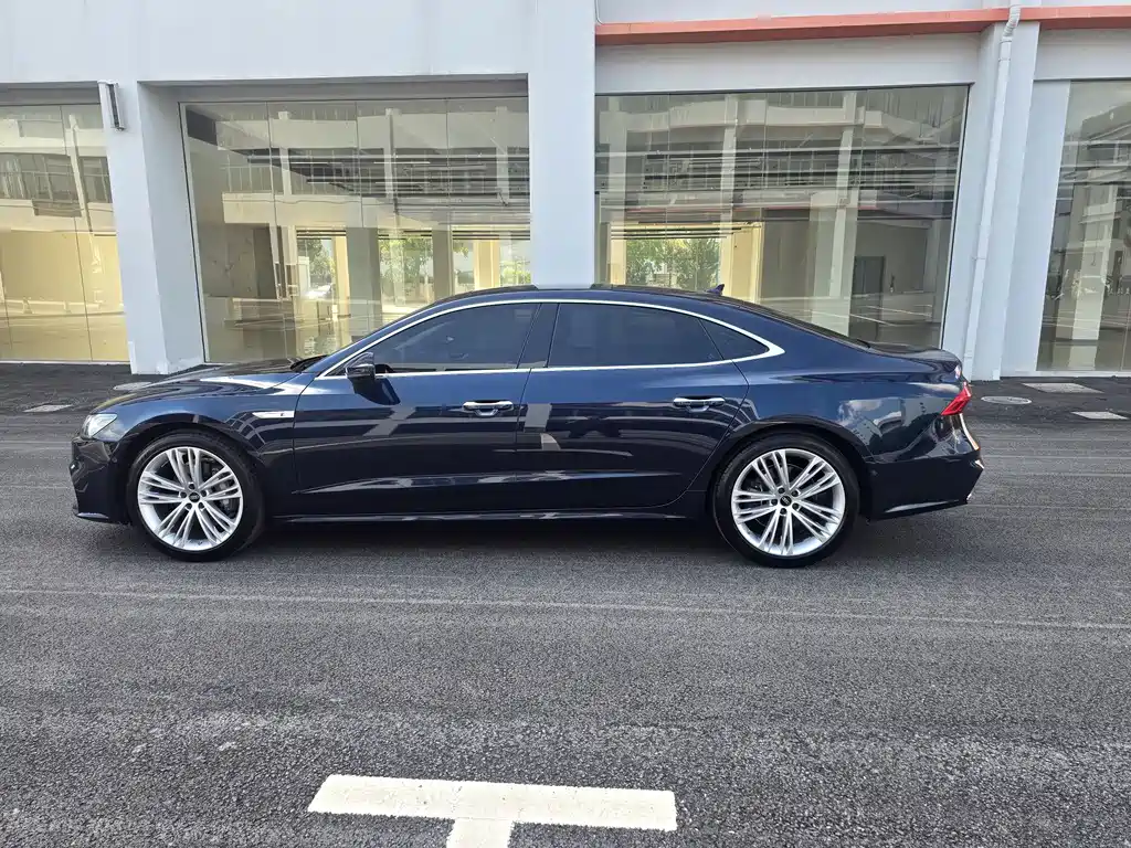Audi A7L 2024 — фото 13